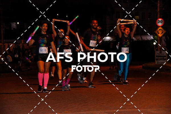 Compre as suas fotos do eventoNeon Night Run 2019 - Belo Horizonte no Fotop