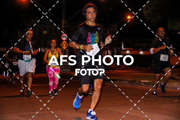Compre as suas fotos do eventoNeon Night Run 2019 - Belo Horizonte no Fotop