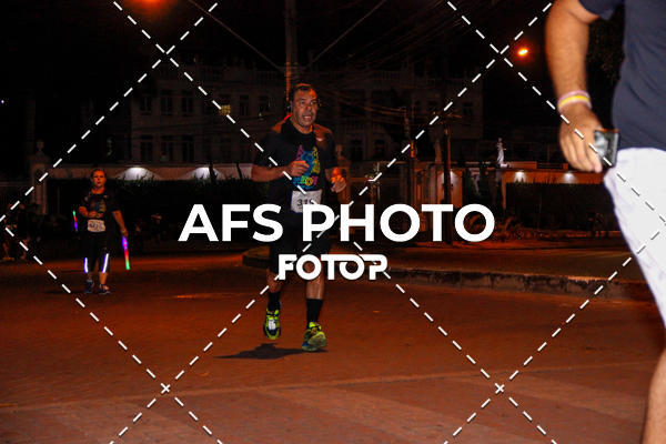 Compre as suas fotos do eventoNeon Night Run 2019 - Belo Horizonte no Fotop