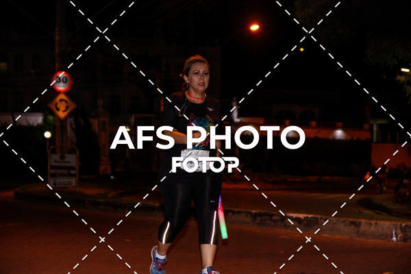 Compre as suas fotos do eventoNeon Night Run 2019 - Belo Horizonte no Fotop