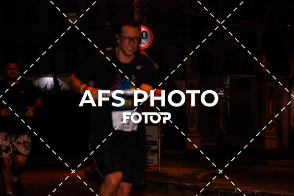 Compre as suas fotos do eventoNeon Night Run 2019 - Belo Horizonte no Fotop