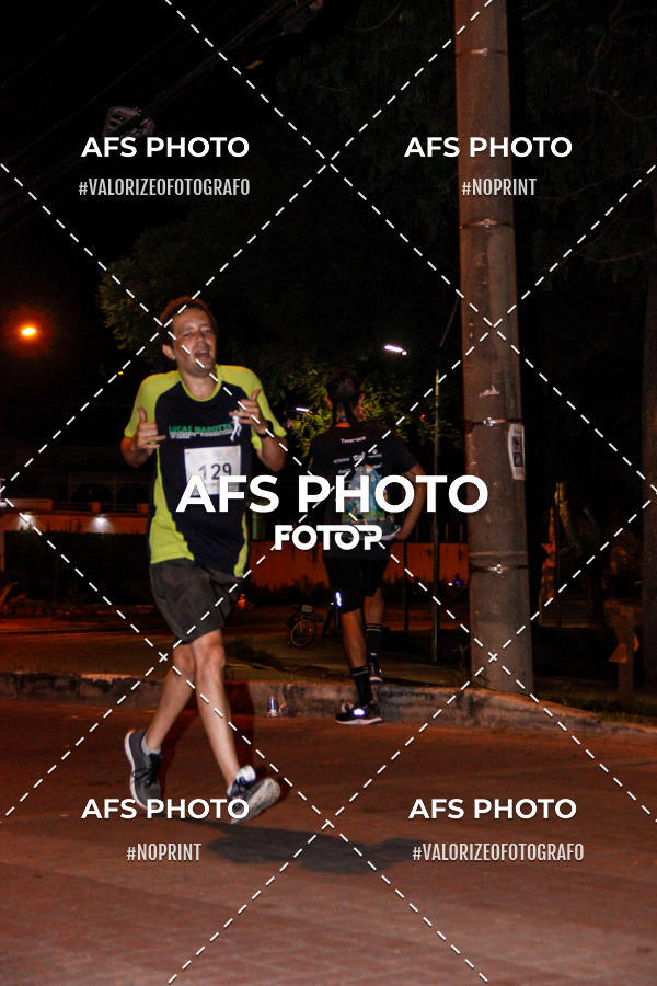 Achetez vos photos de l'vnementNeon Night Run 2019 - Belo Horizonte sur Fotop