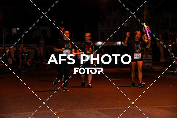 Achetez vos photos de l'vnementNeon Night Run 2019 - Belo Horizonte sur Fotop