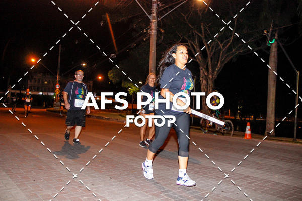 Achetez vos photos de l'vnementNeon Night Run 2019 - Belo Horizonte sur Fotop