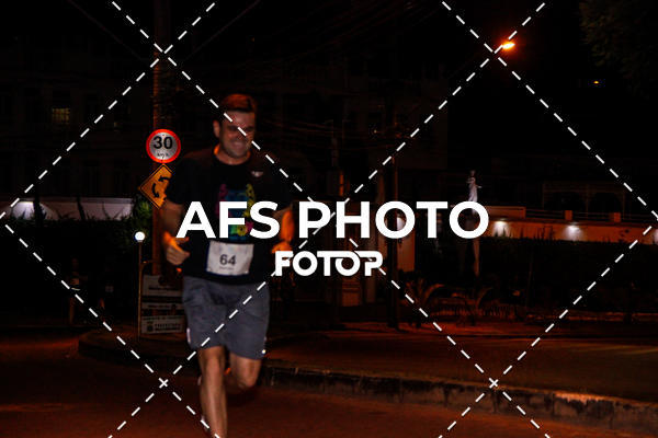 Achetez vos photos de l'vnementNeon Night Run 2019 - Belo Horizonte sur Fotop