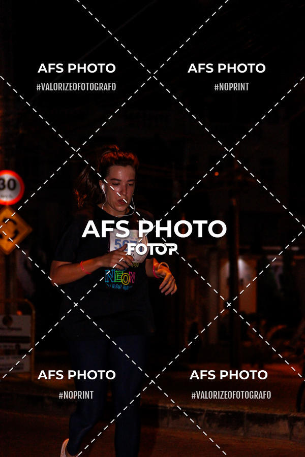 Compra tus fotos del eventoNeon Night Run 2019 - Belo Horizonte En Fotop