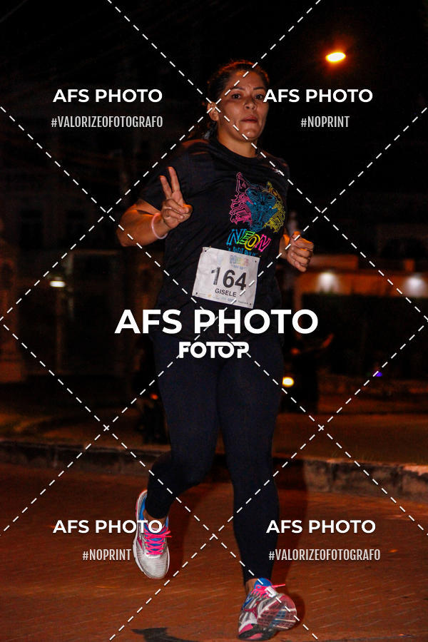 Compra tus fotos del eventoNeon Night Run 2019 - Belo Horizonte En Fotop
