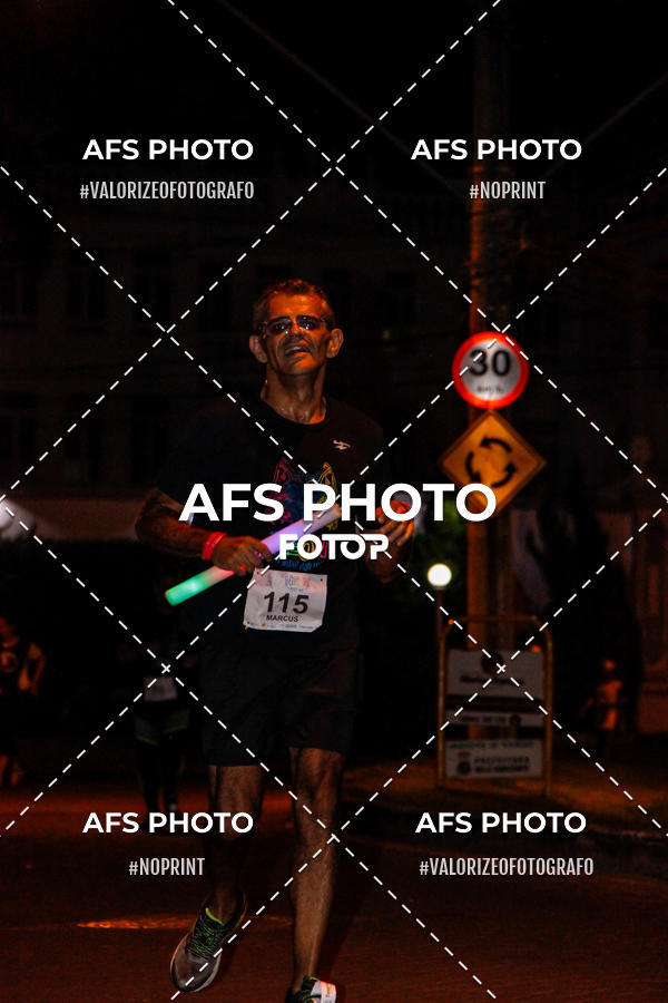 Compra tus fotos del eventoNeon Night Run 2019 - Belo Horizonte En Fotop