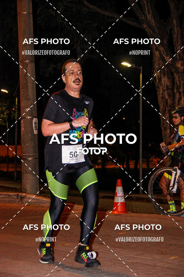 Compra tus fotos del eventoNeon Night Run 2019 - Belo Horizonte En Fotop