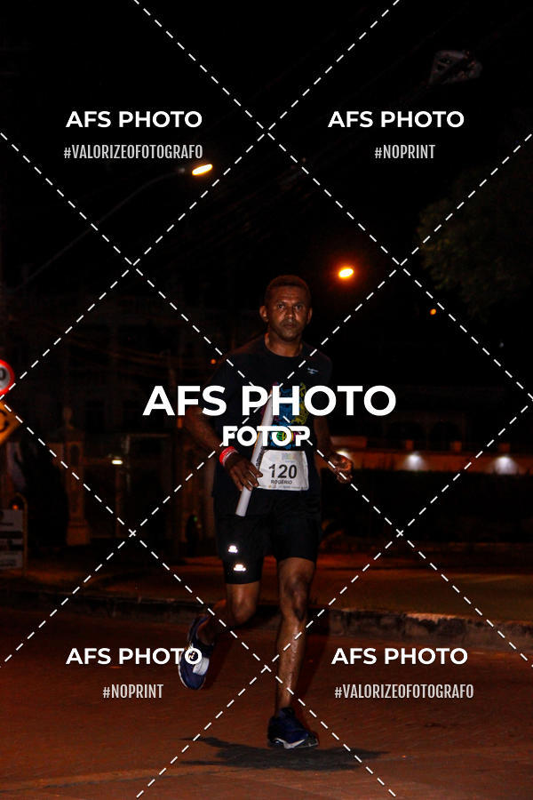 Compra tus fotos del eventoNeon Night Run 2019 - Belo Horizonte En Fotop