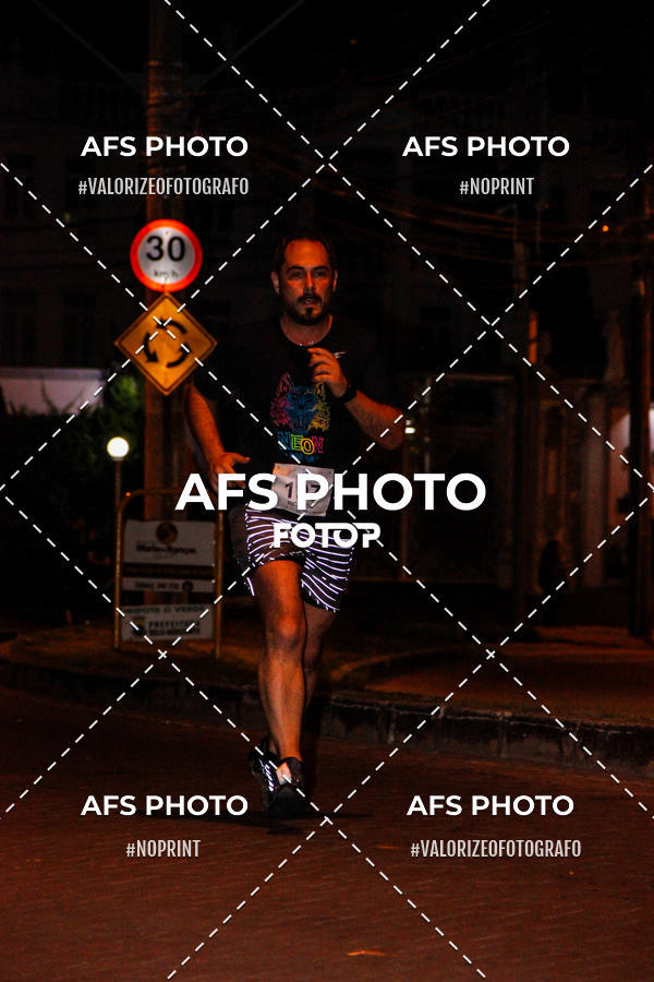 Compra tus fotos del eventoNeon Night Run 2019 - Belo Horizonte En Fotop