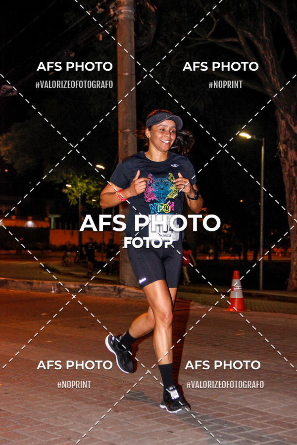 Compra tus fotos del eventoNeon Night Run 2019 - Belo Horizonte En Fotop