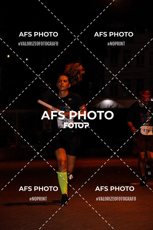 Compra tus fotos del eventoNeon Night Run 2019 - Belo Horizonte En Fotop