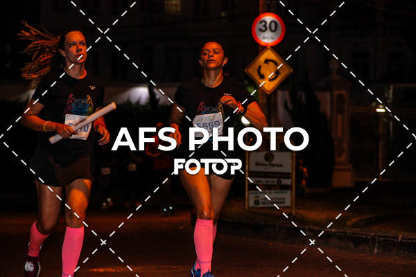 Compra tus fotos del eventoNeon Night Run 2019 - Belo Horizonte En Fotop