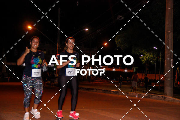 Compra tus fotos del eventoNeon Night Run 2019 - Belo Horizonte En Fotop