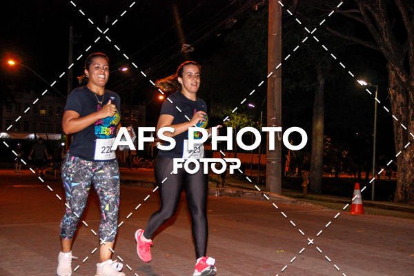 Compra tus fotos del eventoNeon Night Run 2019 - Belo Horizonte En Fotop