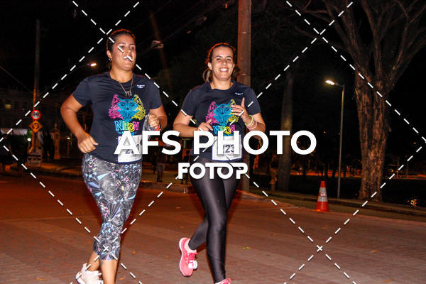 Compra tus fotos del eventoNeon Night Run 2019 - Belo Horizonte En Fotop