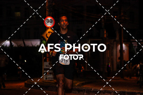 Compra tus fotos del eventoNeon Night Run 2019 - Belo Horizonte En Fotop