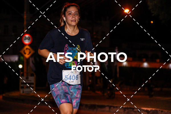 Compra tus fotos del eventoNeon Night Run 2019 - Belo Horizonte En Fotop