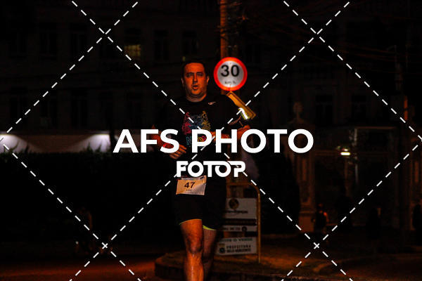 Compra tus fotos del eventoNeon Night Run 2019 - Belo Horizonte En Fotop