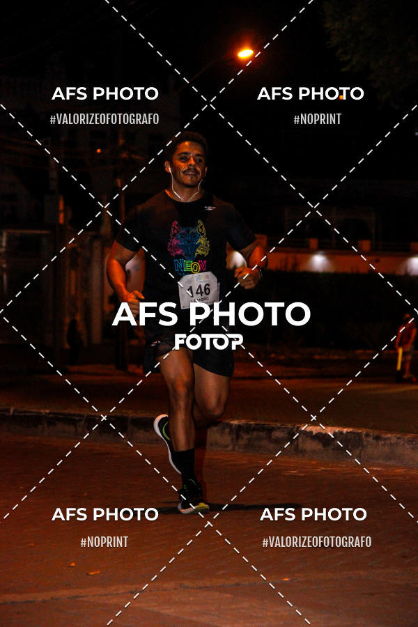 Compra tus fotos del eventoNeon Night Run 2019 - Belo Horizonte En Fotop