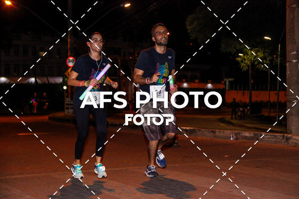 Compra tus fotos del eventoNeon Night Run 2019 - Belo Horizonte En Fotop