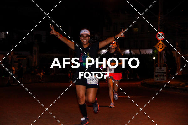 Compra tus fotos del eventoNeon Night Run 2019 - Belo Horizonte En Fotop