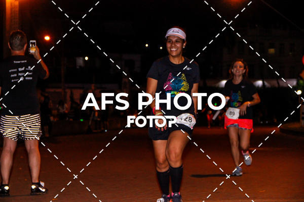 Compra tus fotos del eventoNeon Night Run 2019 - Belo Horizonte En Fotop