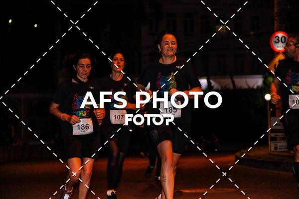 Compra tus fotos del eventoNeon Night Run 2019 - Belo Horizonte En Fotop