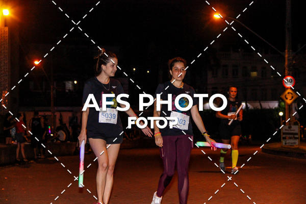 Compra tus fotos del eventoNeon Night Run 2019 - Belo Horizonte En Fotop