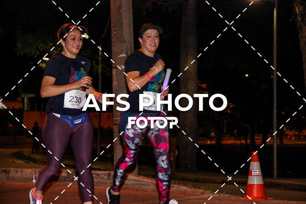 Compre suas fotos do eventoNeon Night Run 2019 - Belo Horizonte no Fotop