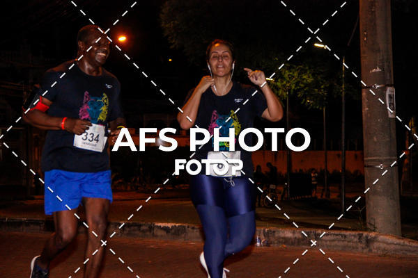 Compre suas fotos do eventoNeon Night Run 2019 - Belo Horizonte no Fotop