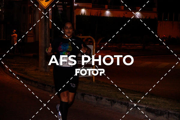 Compre suas fotos do eventoNeon Night Run 2019 - Belo Horizonte no Fotop