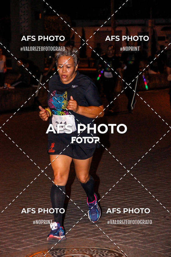 Compre suas fotos do eventoNeon Night Run 2019 - Belo Horizonte no Fotop