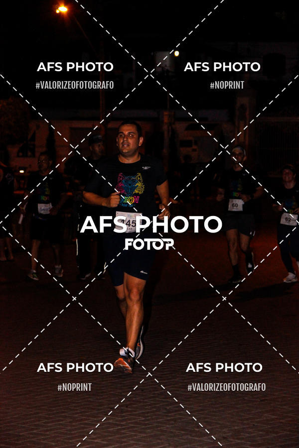 Compre suas fotos do eventoNeon Night Run 2019 - Belo Horizonte no Fotop