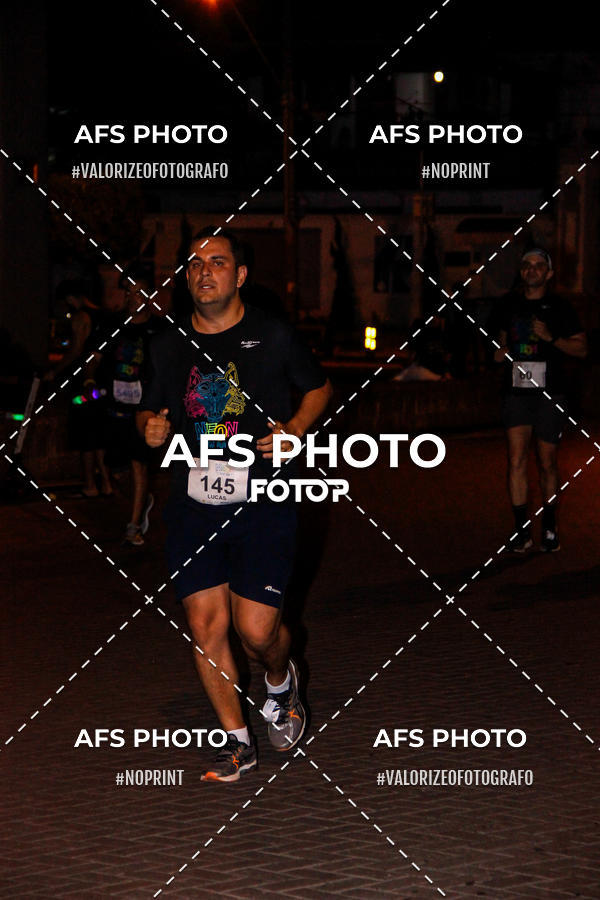 Compre suas fotos do eventoNeon Night Run 2019 - Belo Horizonte no Fotop