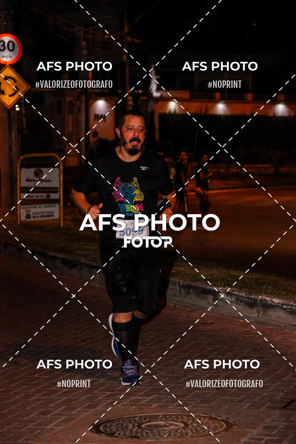 Buy your photos of the eventNeon Night Run 2019 - Belo Horizonte on Fotop