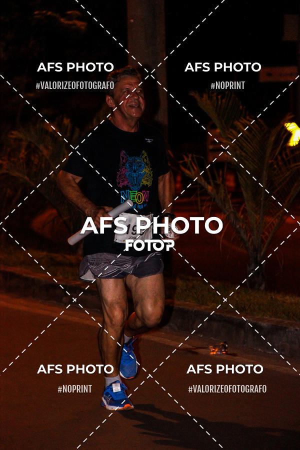 Buy your photos of the eventNeon Night Run 2019 - Belo Horizonte on Fotop