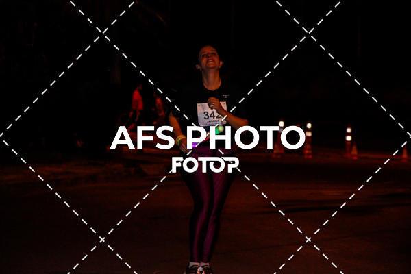 Buy your photos of the eventNeon Night Run 2019 - Belo Horizonte on Fotop