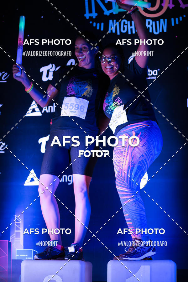 Compre as suas fotos do eventoNeon Night Run 2019 - Belo Horizonte no Fotop