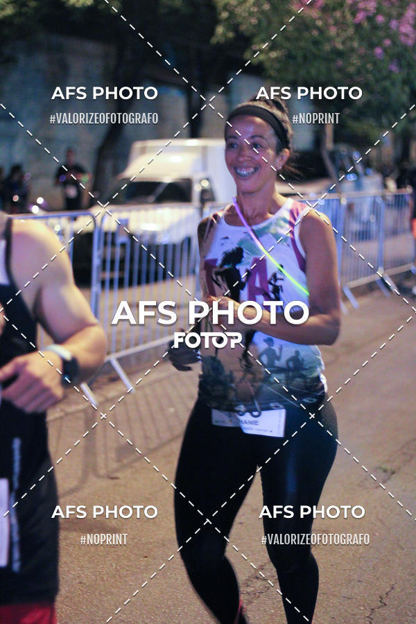 Compre as suas fotos do eventoNeon Night Run 2019 - Belo Horizonte no Fotop