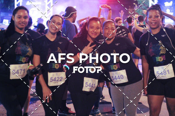 Compre as suas fotos do eventoNeon Night Run 2019 - Belo Horizonte no Fotop