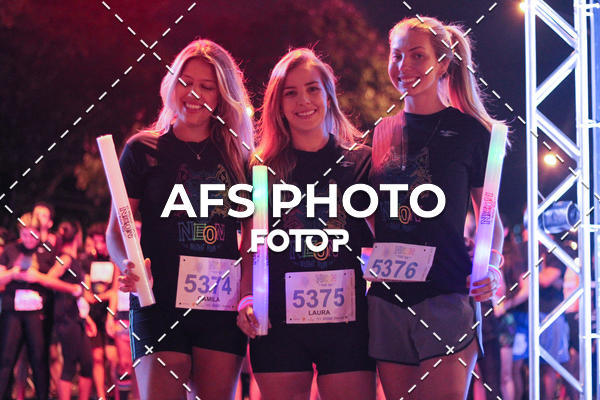 Compre as suas fotos do eventoNeon Night Run 2019 - Belo Horizonte no Fotop