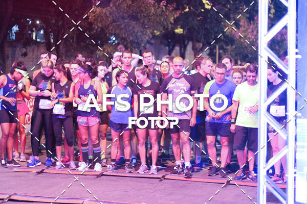 Compre as suas fotos do eventoNeon Night Run 2019 - Belo Horizonte no Fotop