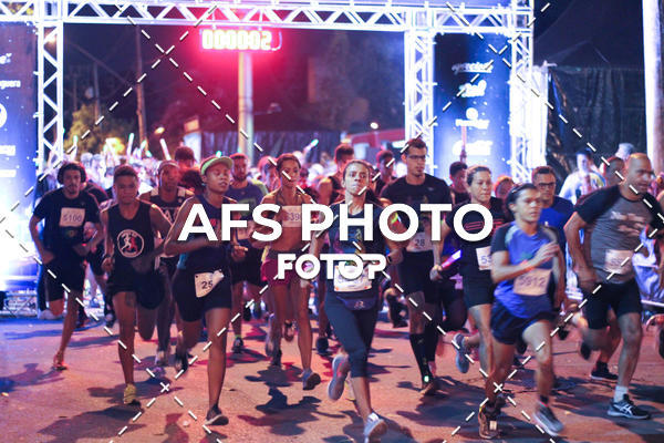 Compre suas fotos do eventoNeon Night Run 2019 - Belo Horizonte no Fotop