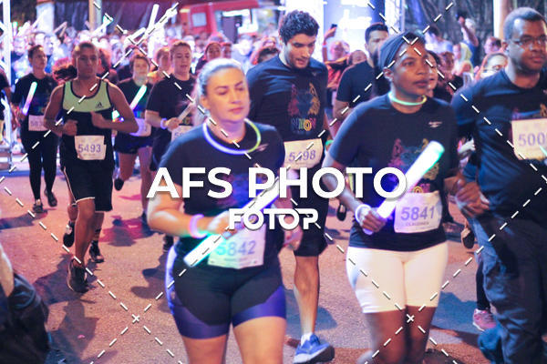 Compre suas fotos do eventoNeon Night Run 2019 - Belo Horizonte no Fotop
