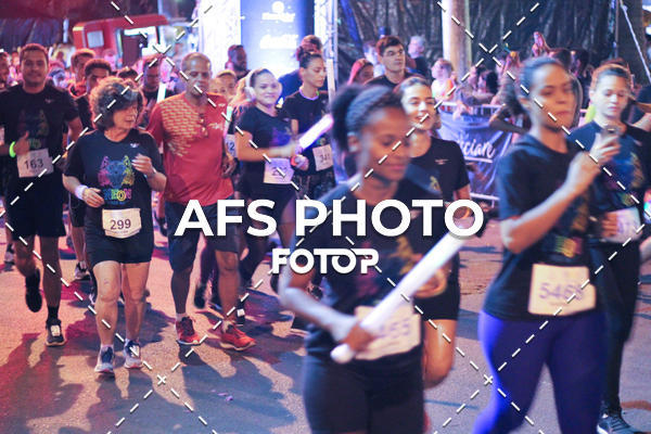 Compre suas fotos do eventoNeon Night Run 2019 - Belo Horizonte no Fotop