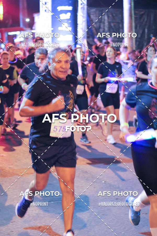 Compre suas fotos do eventoNeon Night Run 2019 - Belo Horizonte no Fotop