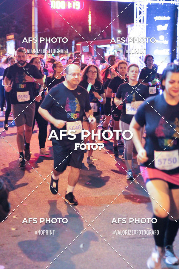 Compre suas fotos do eventoNeon Night Run 2019 - Belo Horizonte no Fotop
