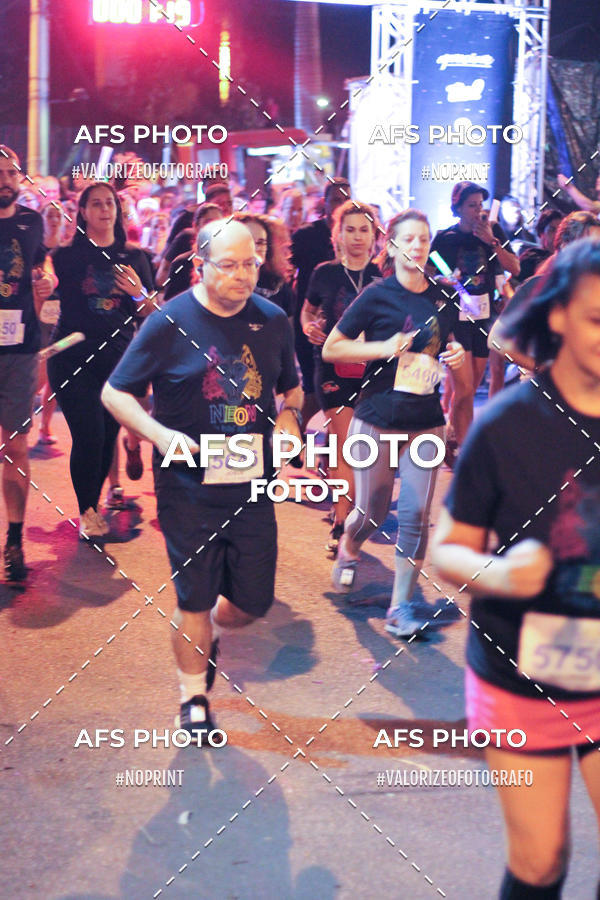 Compre suas fotos do eventoNeon Night Run 2019 - Belo Horizonte no Fotop